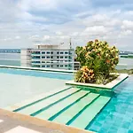 Jacuzzi Priv Rooftop Piscina Bar y Relax DQ1411